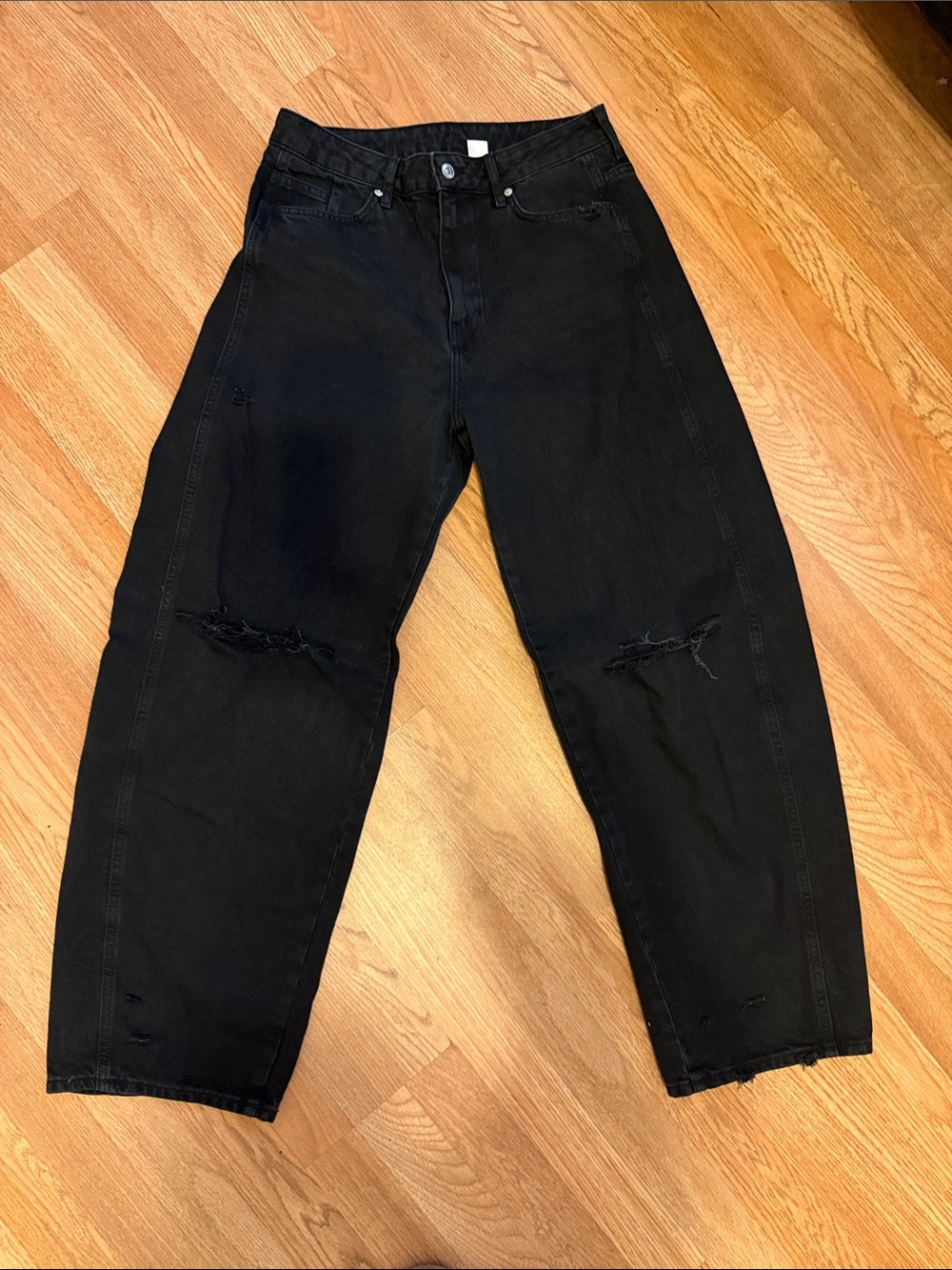 Black Distressed women’s Jeans -Barrel Fit
